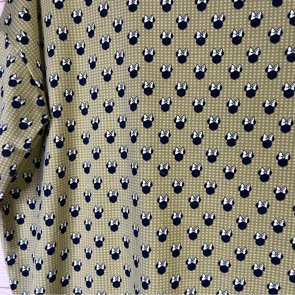 LulaRoe Mini Disney Print Top Size XS - Picture 3 of 5
